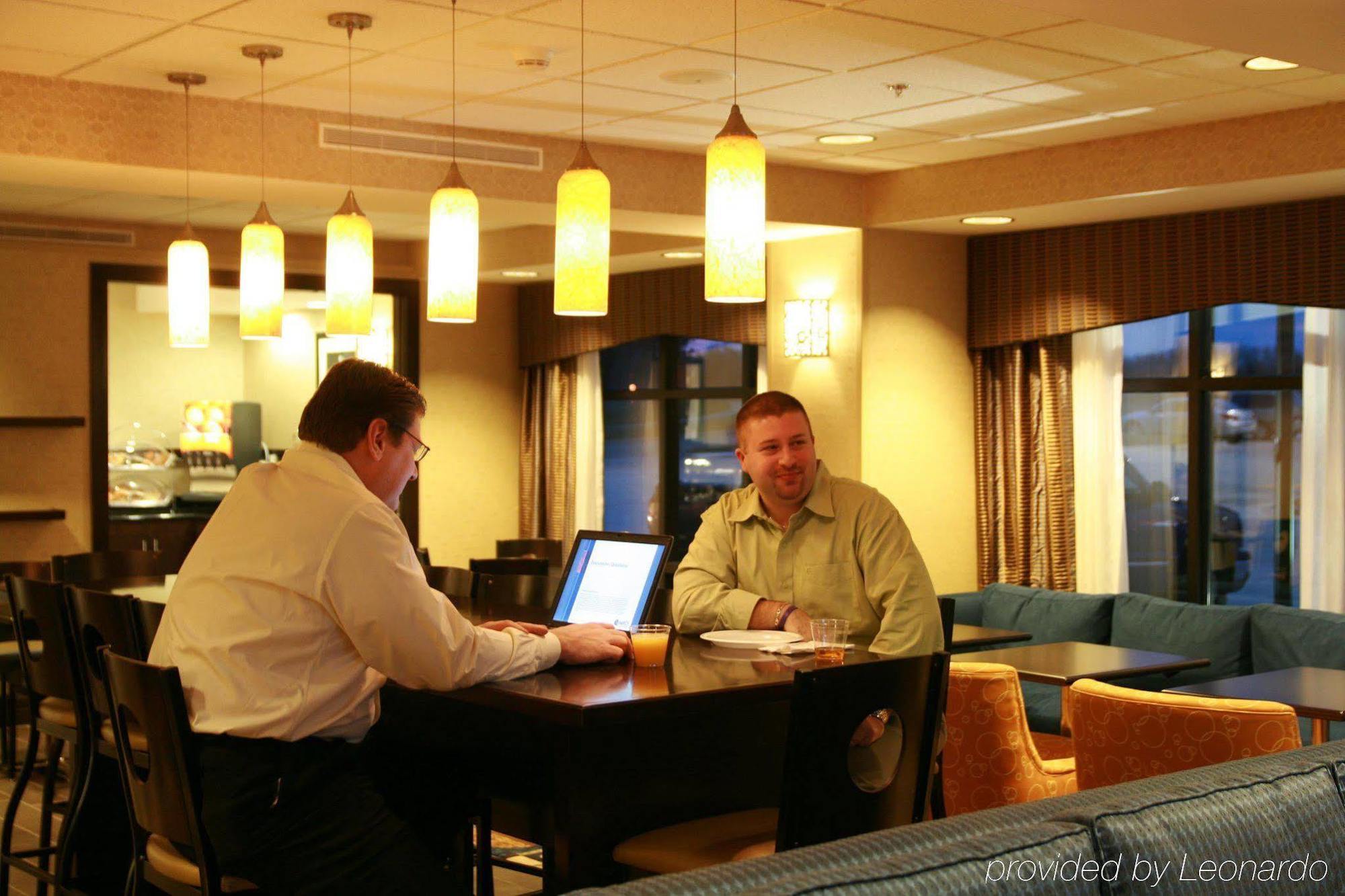 Hampton Inn Topeka Étterem fotó