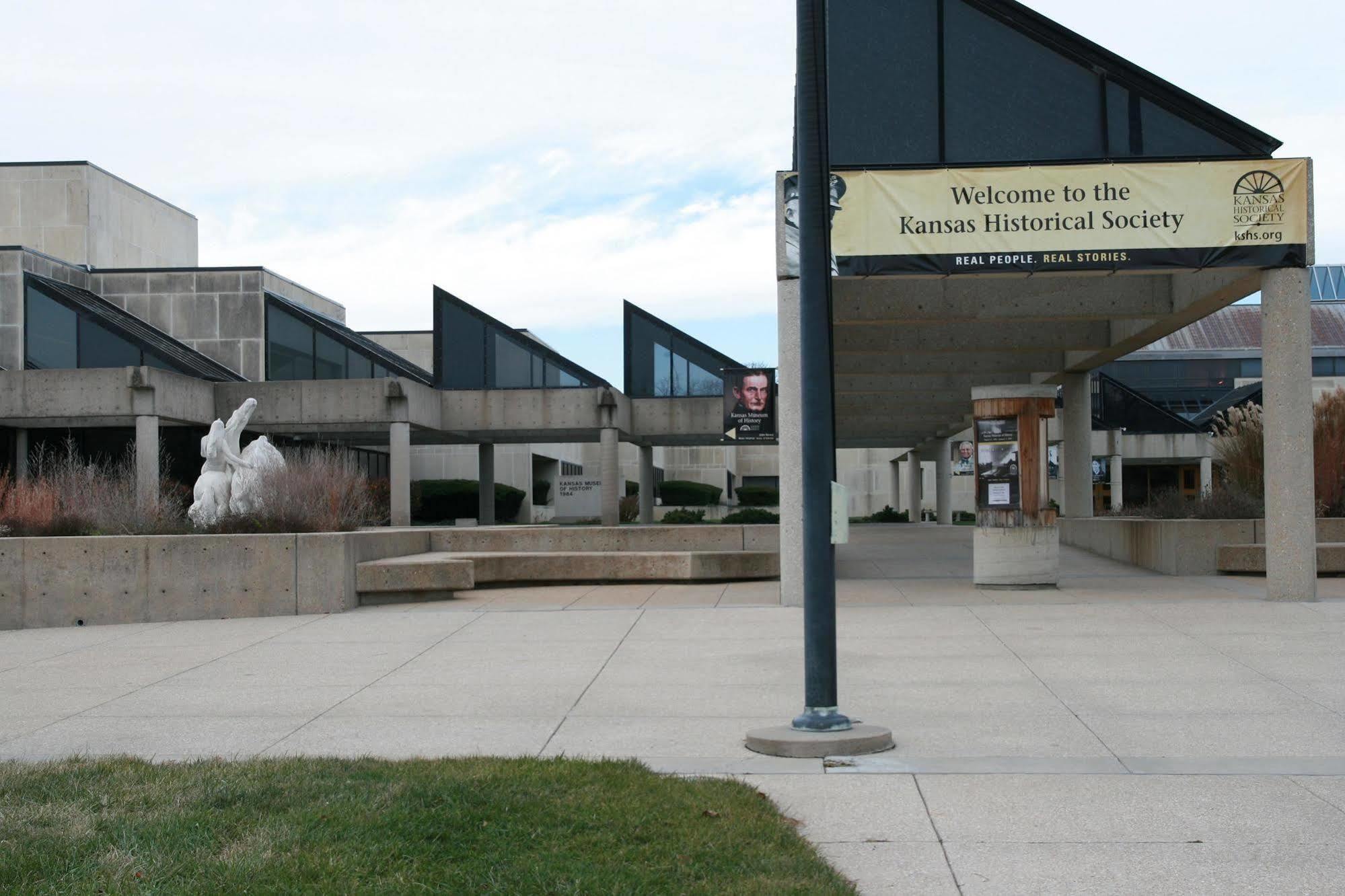 Hampton Inn Topeka Kültér fotó